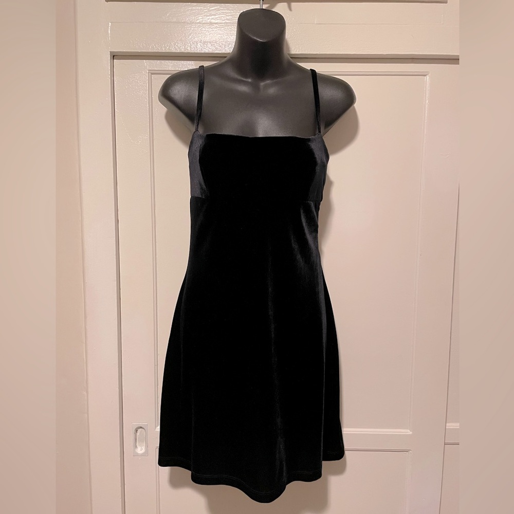 Bebe Velvet Mini Dress 🖤